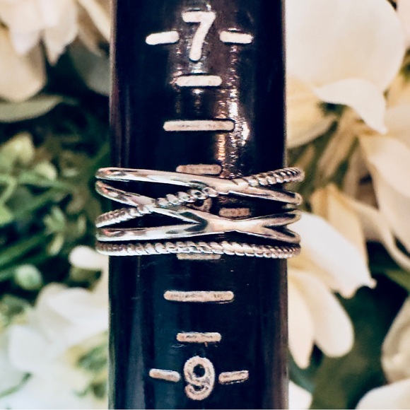 NEW! Sterling Silver Diamond Crossover multi band wide ring. Size about 8. - Picture 3 of 12